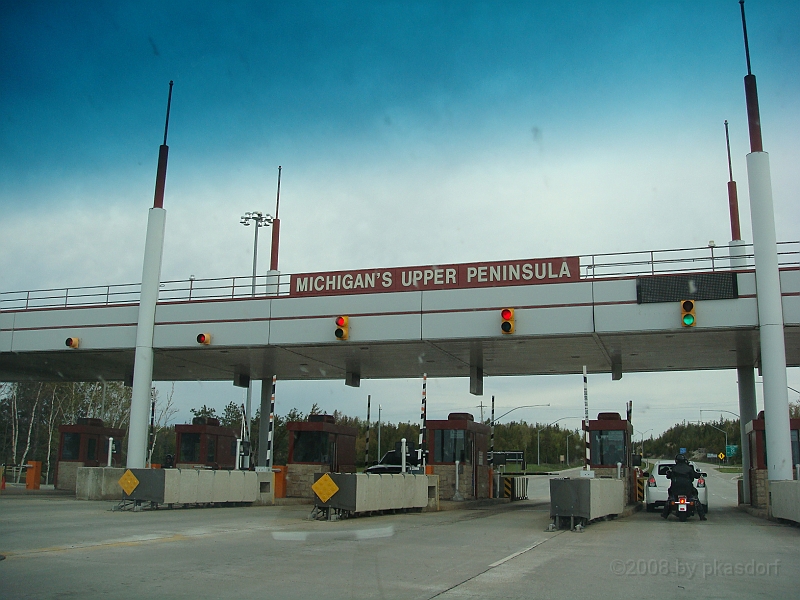 248 Memorial Day [2008 May 23].JPG - Scenes of the Mackinac Bridge.